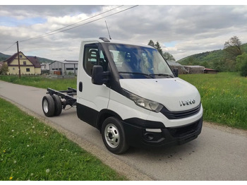 Cab chassis truck IVECO Daily 35c14