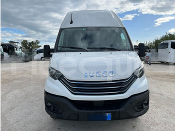 Suburban bus IVECO Daily