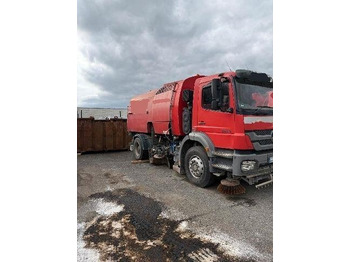 Road sweeper Mercedes-Benz 1829 L: picture 2