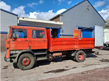 Cab chassis truck Mercedes-Benz 1113: picture 2