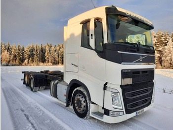 Cab chassis truck Volvo FH 13: picture 2