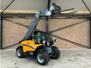 Telescopic handler GIANT