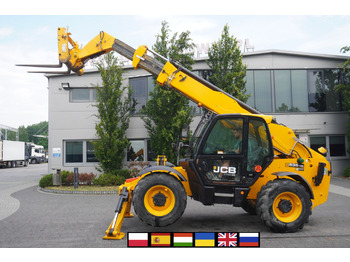 Telescopic wheel loader JCB