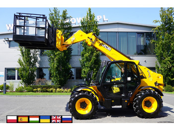 Telescopic wheel loader JCB