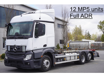 Container transporter/ Swap body truck MERCEDES-BENZ Actros 2545