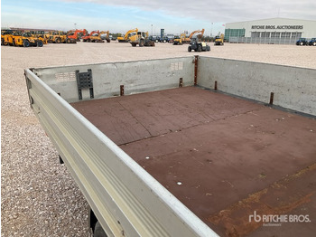 Dropside/ Flatbed truck 2006 Isuzu NPR77 4x2 Crew Cab Flatbed Truck: picture 4