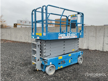 Scissor lift GENIE
