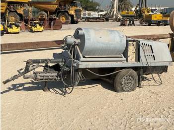 Stationary concrete pump