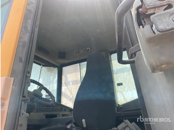 Articulated dumper 2006 Volvo A40D (Inoperable) Articulated Dump Truck: picture 5