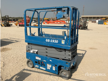 Scissor lift GENIE