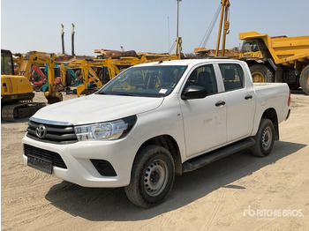 Pickup truck TOYOTA Hilux