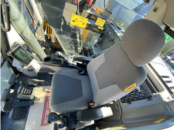 Crawler excavator Volvo ECR145: picture 3