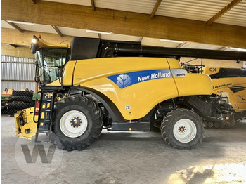 Combine harvester NEW HOLLAND CR9090