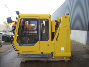 Cab HITACHI