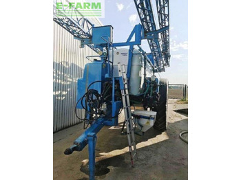 Trailed sprayer