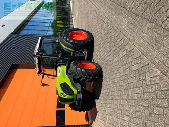 Farm tractor CLAAS Axos