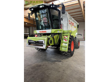 Combine harvester CLAAS Lexion