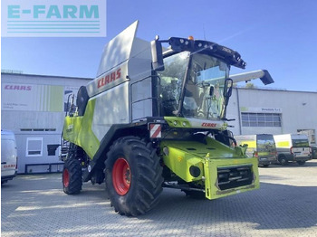 Combine harvester CLAAS
