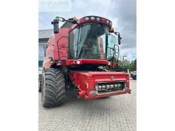 Combine harvester CASE IH
