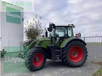 Farm tractor FENDT 724 Vario