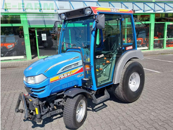 Farm tractor ISEKI