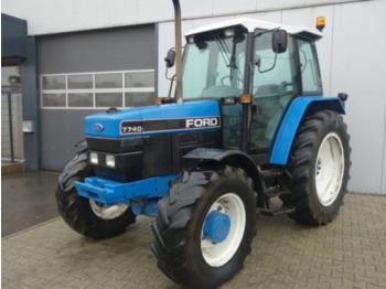 Farm tractor New Holland Ford 7740 SLE: picture 1