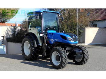 Farm tractor NEW HOLLAND T4