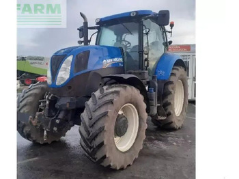 Farm tractor NEW HOLLAND T7.200