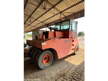 Leasing of  Compacteur à pneu type P3 HAMM Compacteur à pneu type P3 HAMM: picture 2