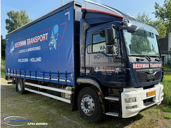Curtainsider truck MAN TGM