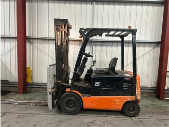 Electric forklift DOOSAN