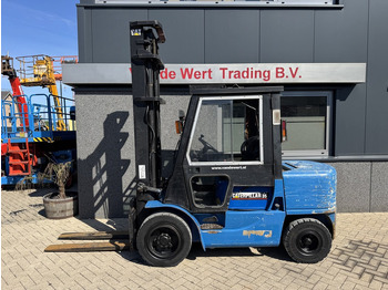 Diesel forklift CATERPILLAR DP