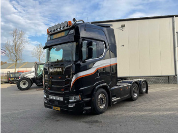 Truck SCANIA S 580