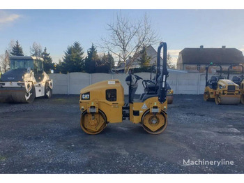 Roller Caterpillar CB 24B road roller: picture 2 Roller Caterpillar CB 24B road roller: picture 2