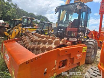 Roller CATERPILLAR
