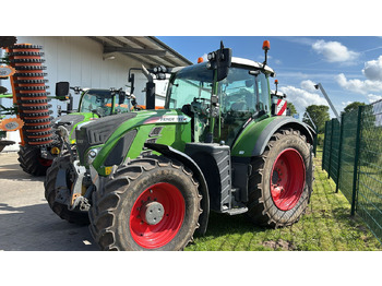 Farm tractor FENDT 722 Vario