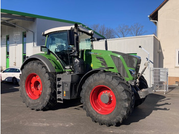 Farm tractor FENDT 826 Vario