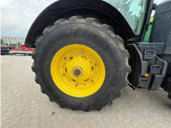 Farm tractor John Deere 7310 R: picture 5
