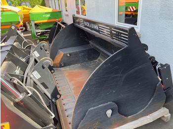 Livestock equipment