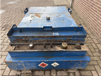 Tank truck for transportation of fuel IBC tank: picture 4 Tank truck for transportation of fuel IBC tank: picture 4