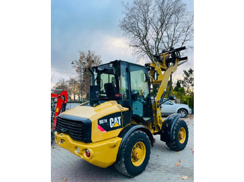 Wheel loader Caterpillar 907H: picture 3