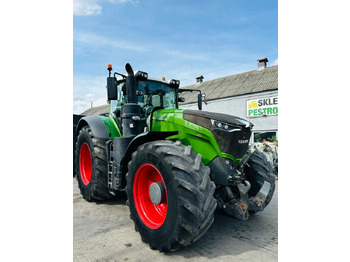 Farm tractor FENDT 1050 Vario