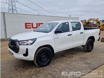 Pickup truck TOYOTA Hilux