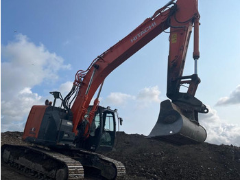 Hitachi ZX 225USLC-5B for sale, Crawler excavator, 65000 EUR