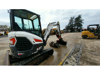 Crawler excavator BOBCAT E27: picture 3