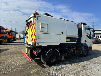 Road sweeper DAF LF180: picture 4