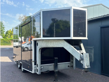 Closed box semi-trailer