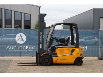 Electric forklift JUNGHEINRICH EFG