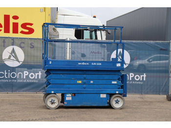 Scissor lift SKYJACK