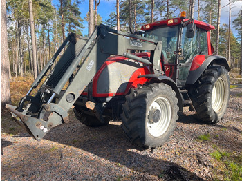 Farm tractor VALTRA T140